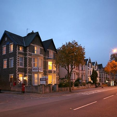 The Avala Guesthouse Кардиф Екстериор снимка