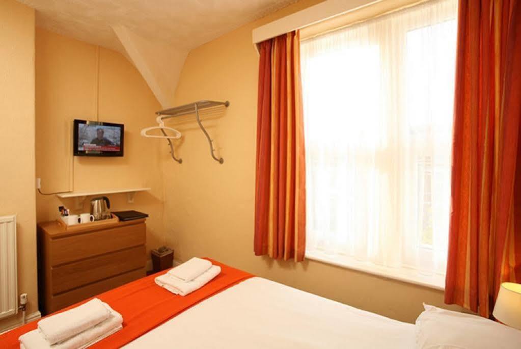 The Avala Guesthouse Кардиф Екстериор снимка